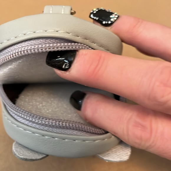 Grey Mini Owl Backpack Keychain - Picture 5 of 7